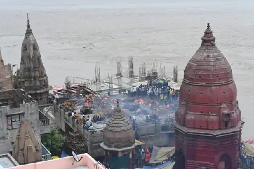 यूपी में बाढ़ का असर, वाराणसी के घाट डूबे