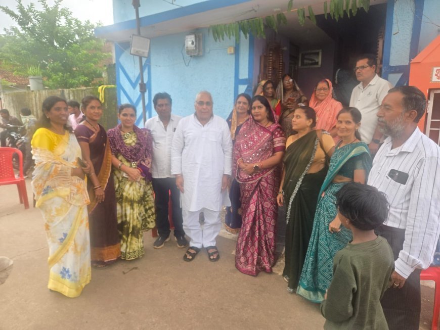 स्मार्ट मीटर के बढ़े बिलों से जनता परेशान, वोरा के सामने महिलाओं ने जताया आक्रोश
