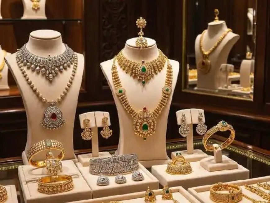 चांदी ने फिर पकड़ी रफ्तार, एक दिन में ₹2,299 उछली: सोना ₹610 टूटा