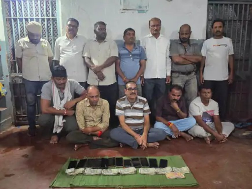 घर को बना रखा था जुए का अड्डा, 12 जुआरी गिरफ्तार; 3.16 लाख रुपए और 12 मोबाइल जब्त