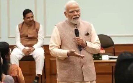 मोदी बोले- बच्चों को स्क्रीन से दूर करना है तो मैदान से जोड़ें