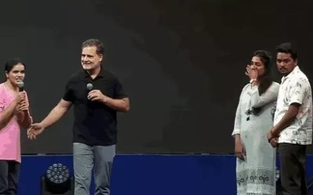 ‘छात्रों की गूंज’ के मंच पर मिमिक्री, भाजपा-कांग्रेस आमने-सामने