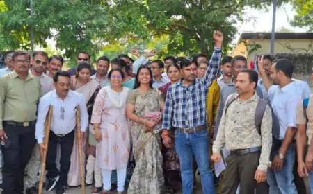 पदोन्नति में देरी पर टीईटी शिक्षकों का प्रदर्शन, 4 अक्टूबर तक का अल्टीमेटम