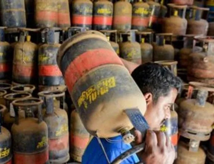 1 सितंबर से कई चीजें महंगी: LPG सिलेंडर से दूध और कार तक बढ़े दाम