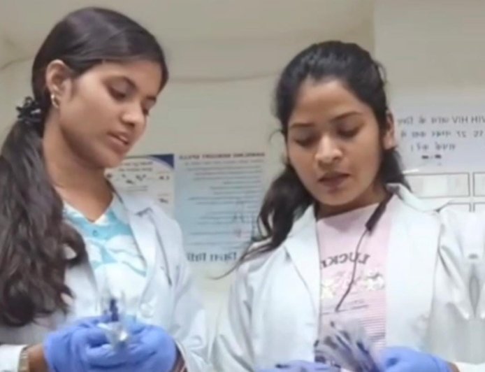 लैब में ब्लड सैंपल छोड़ रील में जुटीं टेक्नीशियन, वायरल वीडियो के बाद तीनों की नौकरी गई