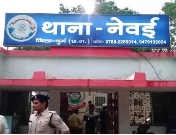 माल की बिक्री और लेनदेन का हिसाब बिगड़ा, डीलर ने कंपनी के तीन लोगों पर लगाया 65.68 लाख हड़पने का आरोप