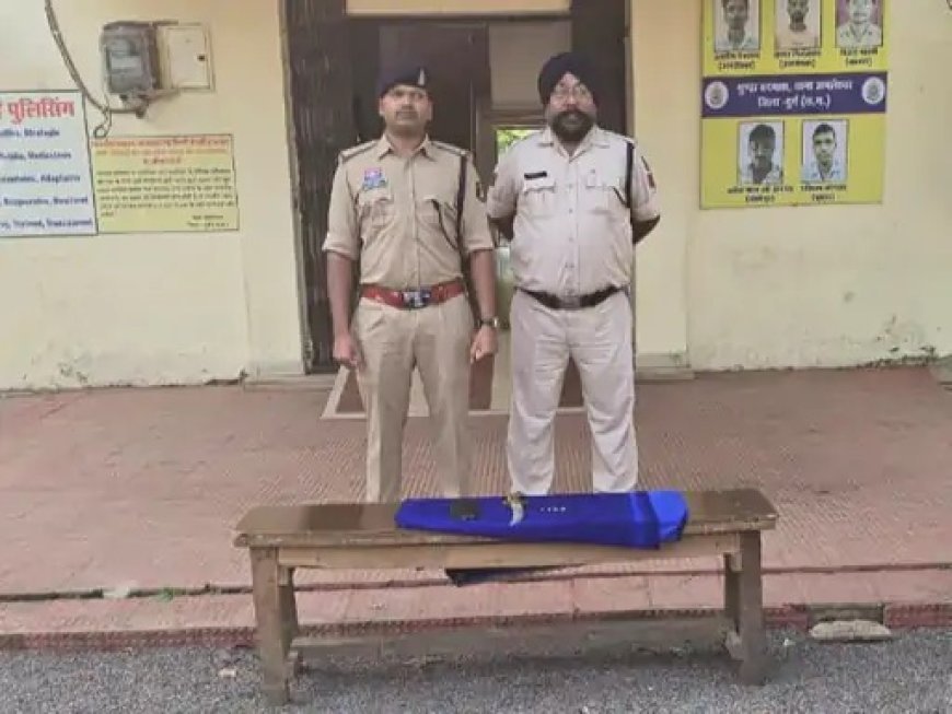चाकू दिखाया, गले से मंगलसूत्र खींचा और बाइक से भाग निकले