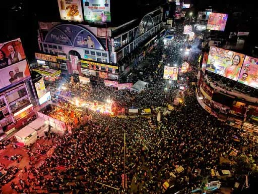 रायपुर की गणेश झांकी में आस्था के साथ अव्यवस्था के दृश्य भी आए सामने