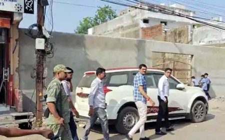 शटर और ताला छोड़ दीवार तोड़कर दुकान में घुसे चोर, दो गिरफ्तार