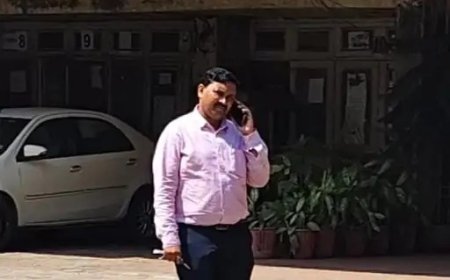 कोर्ट का आदेश लेकर पहुंचे कुलसचिव, अपने ही दफ्तर में नहीं मिला प्रवेश