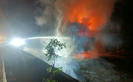 भिलाई-3 के उम्दा में ट्रक आग की चपेट में, लाखों के नुकसान की आशंका