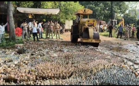 11 थानों के 294 आबकारी मामलों में जब्त 34 हजार लीटर शराब नष्ट, न्यायालय के आदेश पर हुई कार्रवाई