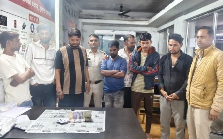 ताश की बाजी लगाते सात आरोपी गिरफ्तार, नकदी समेत जुआ सामग्री जब्त