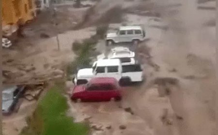 भूटान में झील से निकला सैलाब, सड़कें टूटीं; भारत के दो राज्यों में बाढ़ की आशंका
