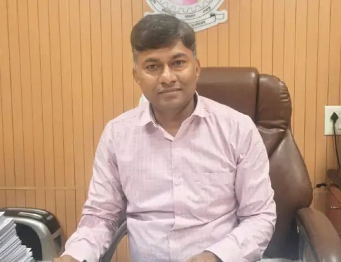 दो दशक के प्रशासनिक अनुभव के साथ एनआईटी रायपुर पहुंचे अशोक गुप्ता