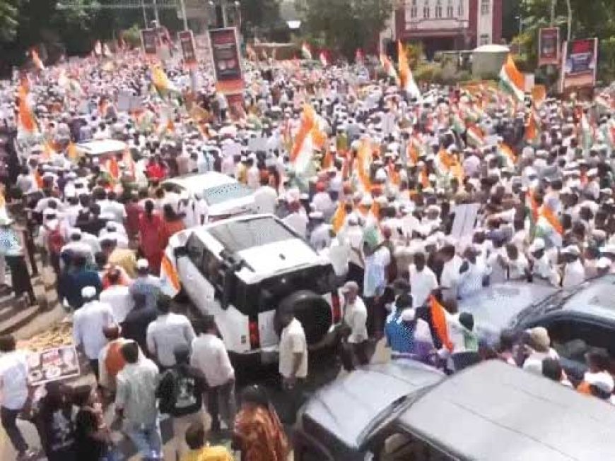 SIR के विरोध में साथ आए उद्धव-राज ठाकरे, मुंबई में हजारों समर्थकों का मार्च