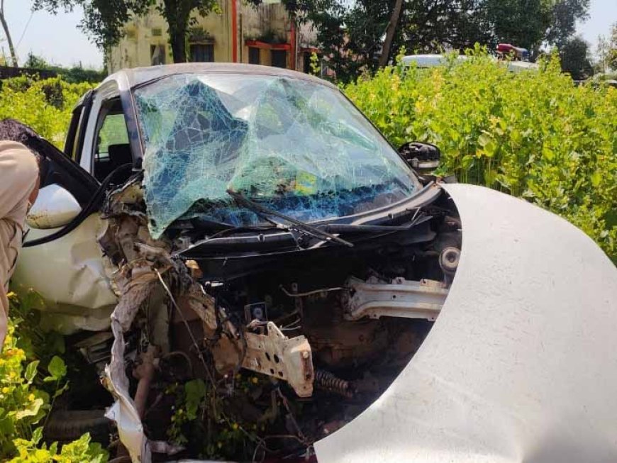 सड़क पर दो हादसे, 5 जिंदगियां खत्म: राजनांदगांव में कार पुलिया से भिड़ी तो बालोद में ट्रक से टकराई बाइक