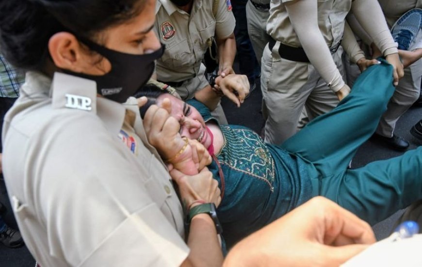 दिल्ली में इंटरनेट रोकने पर केंद्र ने जताया खेद, सुप्रीम कोर्ट में माफी